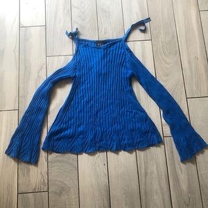 NWT Eci New York blue cold shoulder sweater large